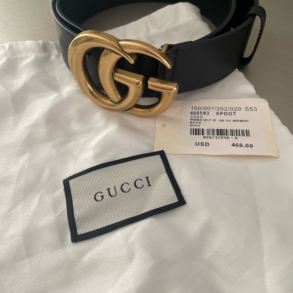 Gucci Black Leather Belt with Gold GG Buckle